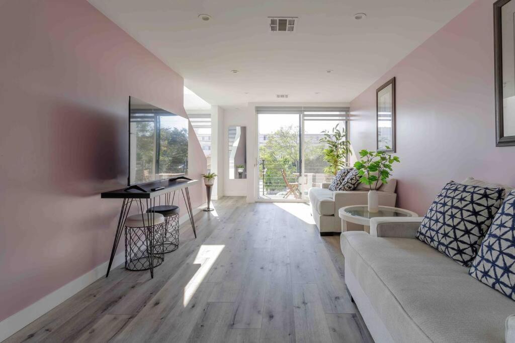Villa Stunning Hollywood Townhouse With Sunny Views Los Ángeles Exterior foto