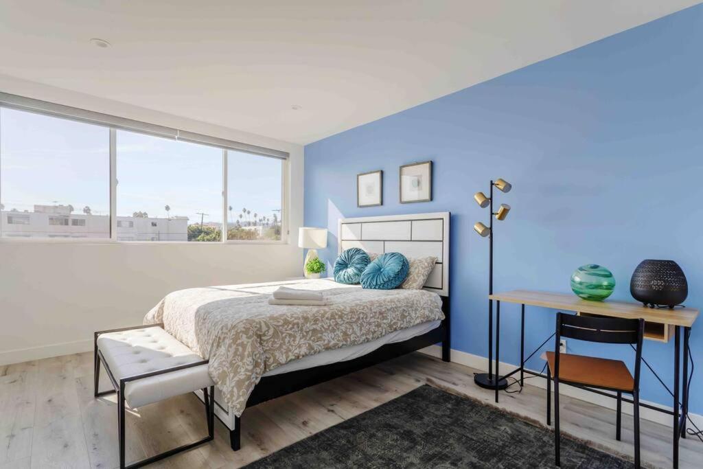 Villa Stunning Hollywood Townhouse With Sunny Views Los Ángeles Exterior foto