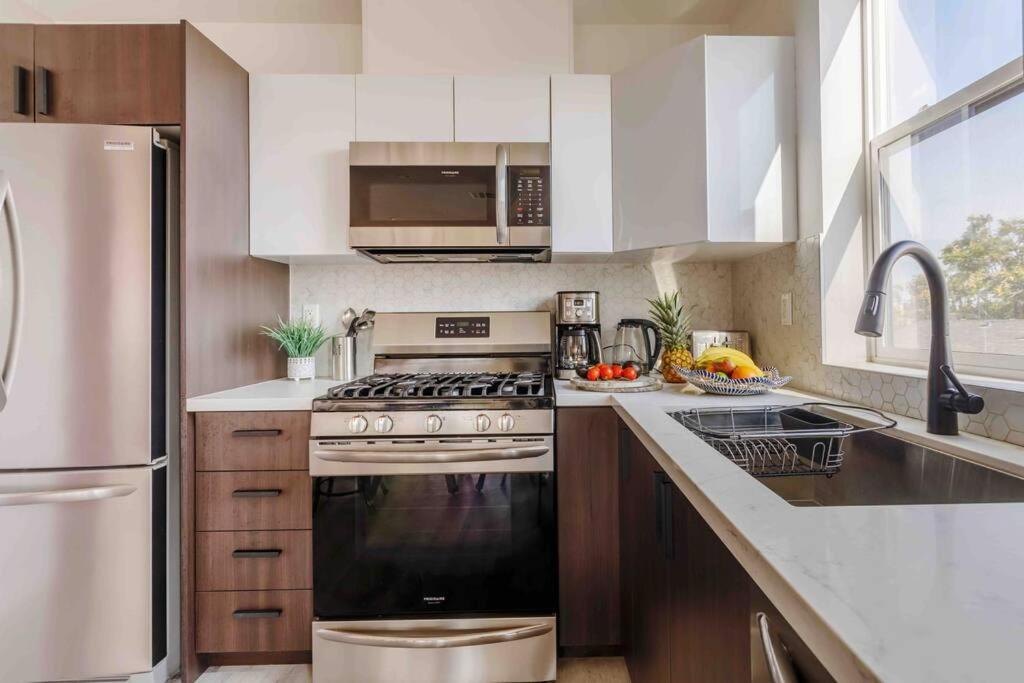 Villa Stunning Hollywood Townhouse With Sunny Views Los Ángeles Exterior foto
