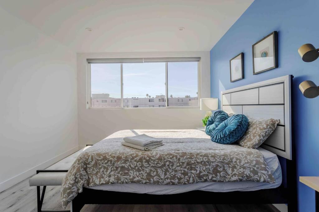 Villa Stunning Hollywood Townhouse With Sunny Views Los Ángeles Exterior foto