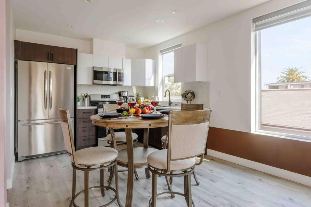 Villa Stunning Hollywood Townhouse With Sunny Views Los Ángeles Exterior foto